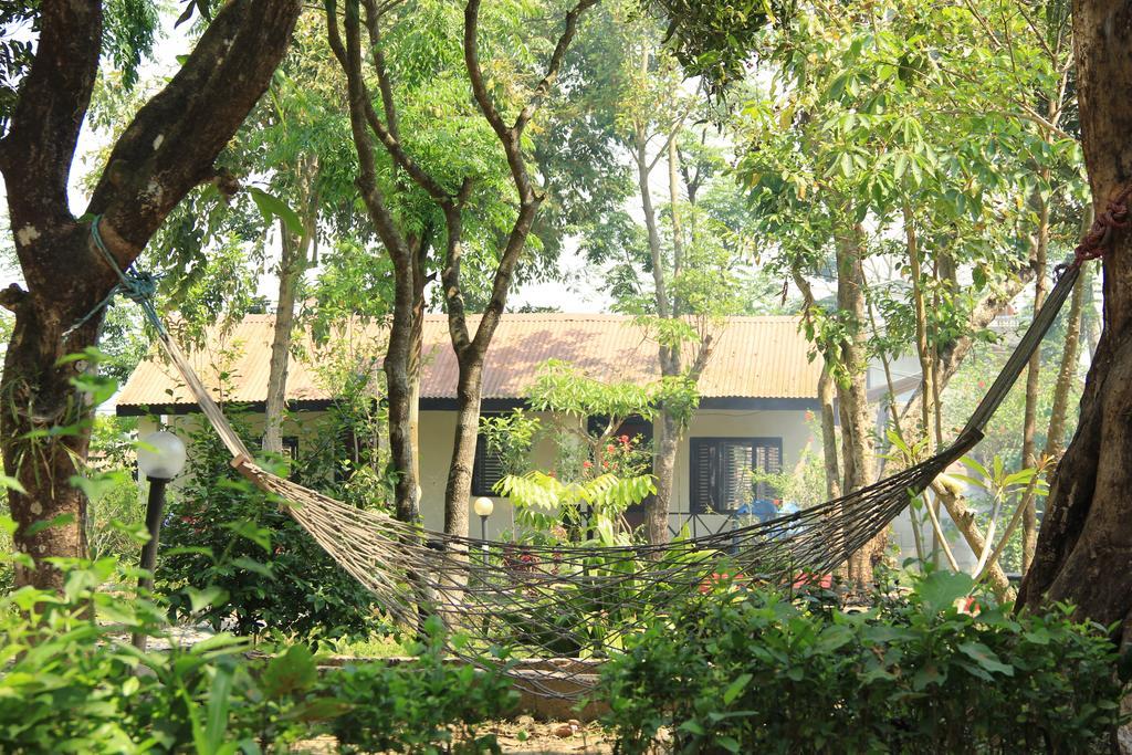 Chitwan Safari Camp & Lodge Sauraha Zewnętrze zdjęcie