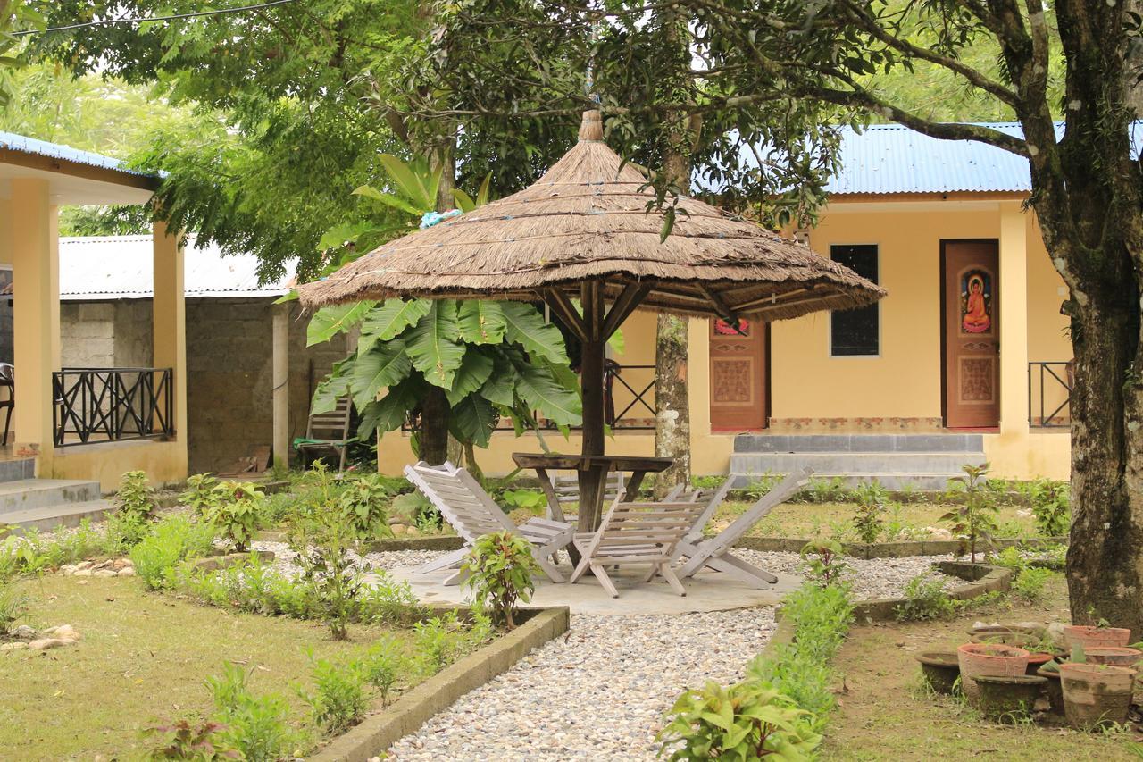 Chitwan Safari Camp & Lodge Sauraha Zewnętrze zdjęcie